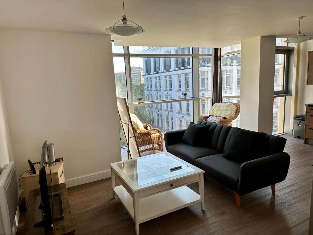 Birmingham Prime Location Stunning Apartment Floor-To-Ceiling Windows Exterior photo